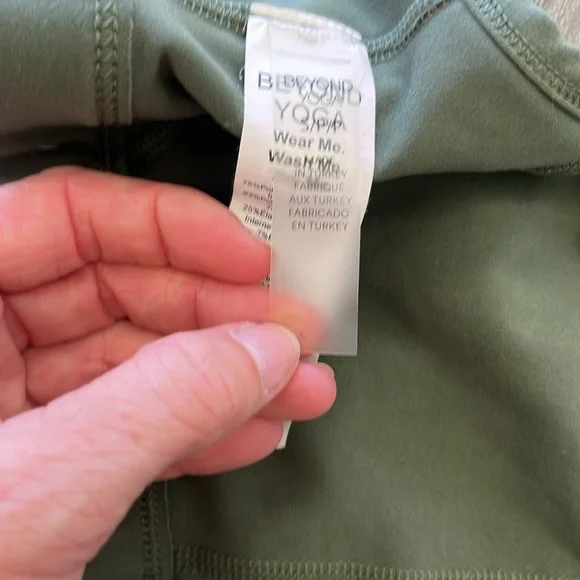 Beyond Yoga Green Strappy Sports Bra.  Size Small - Picture 3 of 5
